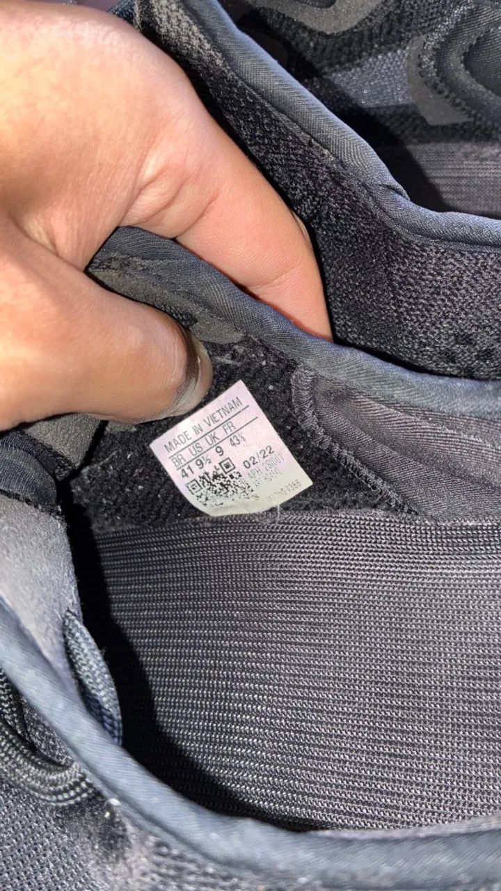 Yeezy 350 v2 - Onyx (Com TAG) - Foto 4