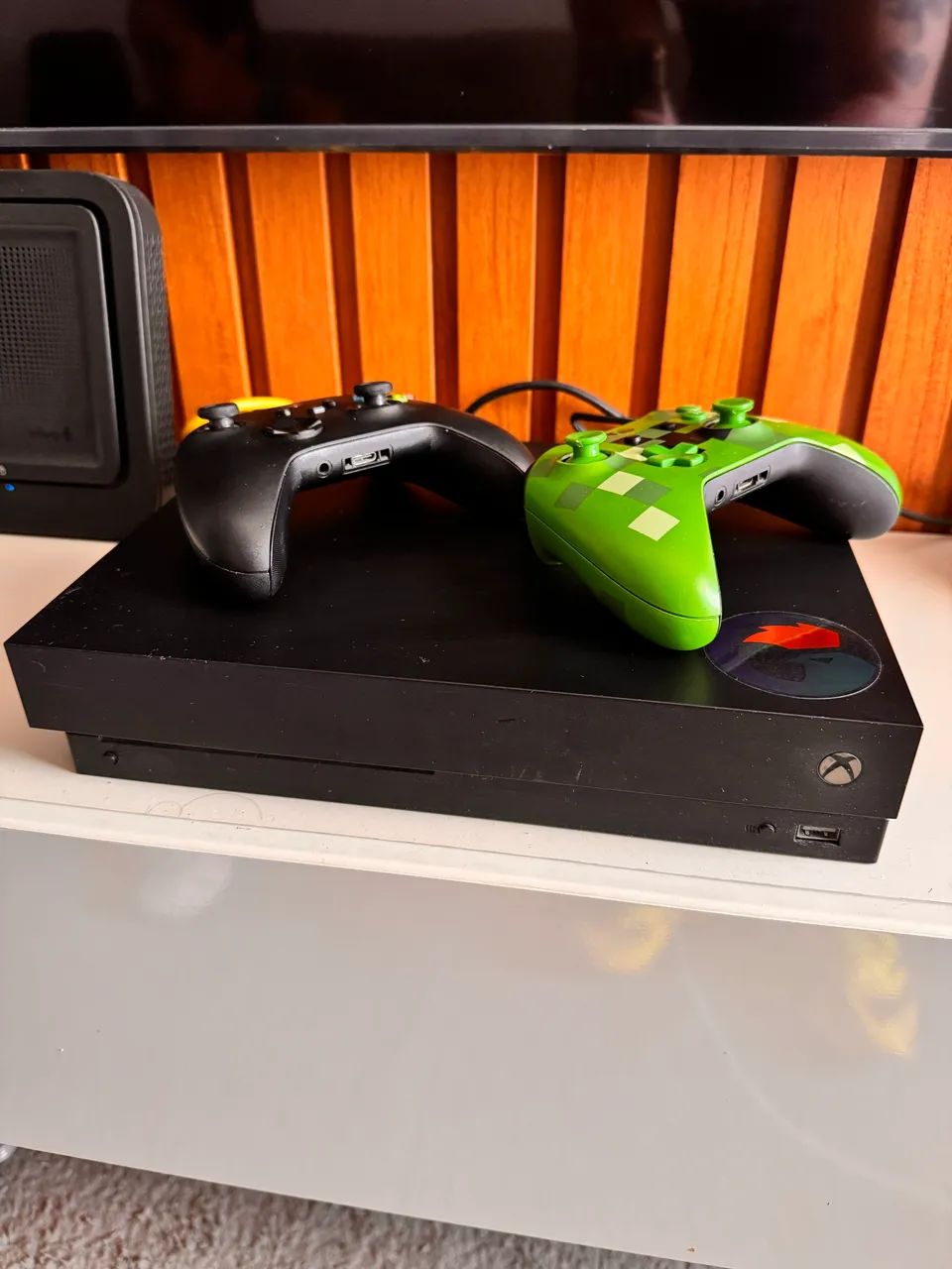 X Box One X 1tb - Foto 2