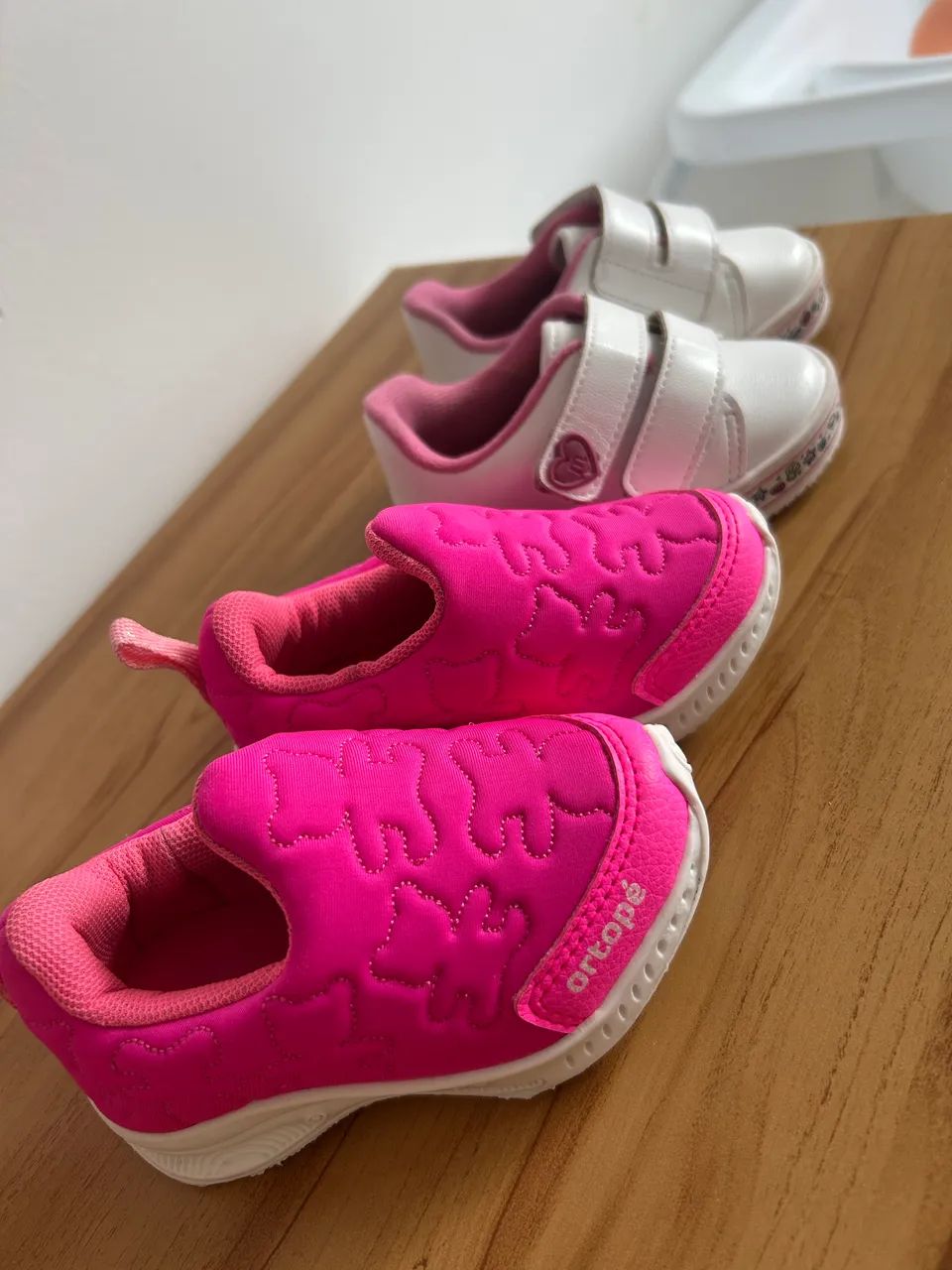 Tênis de bebê feminino Branco e Rosa 