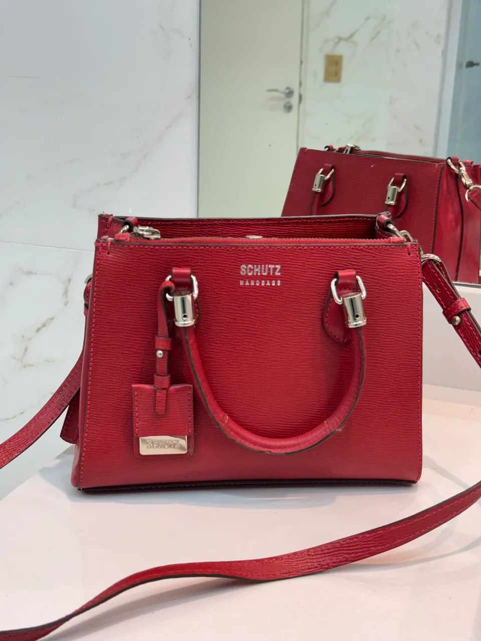 Bolsa Schutz em Couro - Foto 2