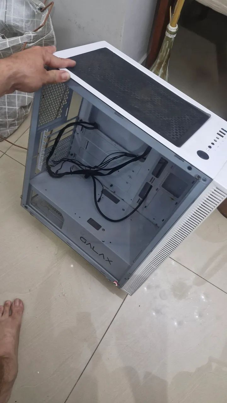 gabinete com rgb e lateral de vidro - Foto 2