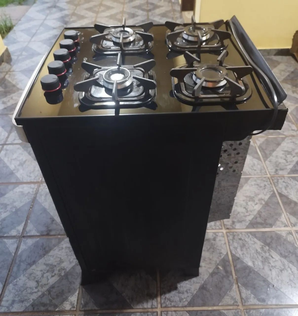 Fogão Muller Elétrico com Mesa de Vidro 4 Bocas. - Foto 2