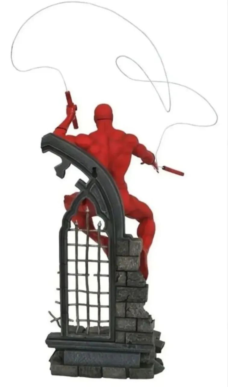 Demolidor Marvel Gallery Diamond Select Estátua Traje Clássico Daredevil  - Foto 2