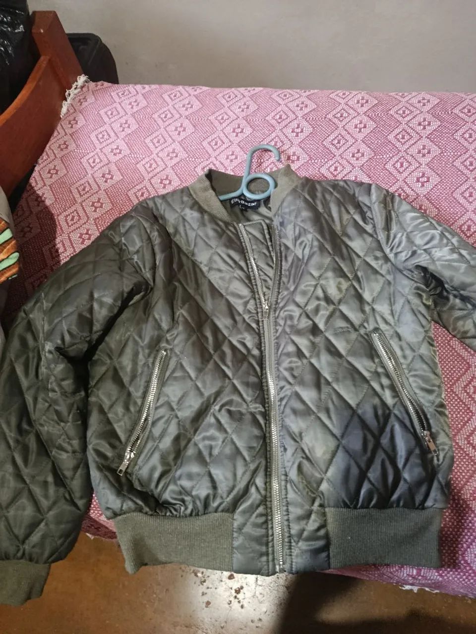 Roupas e acessórios