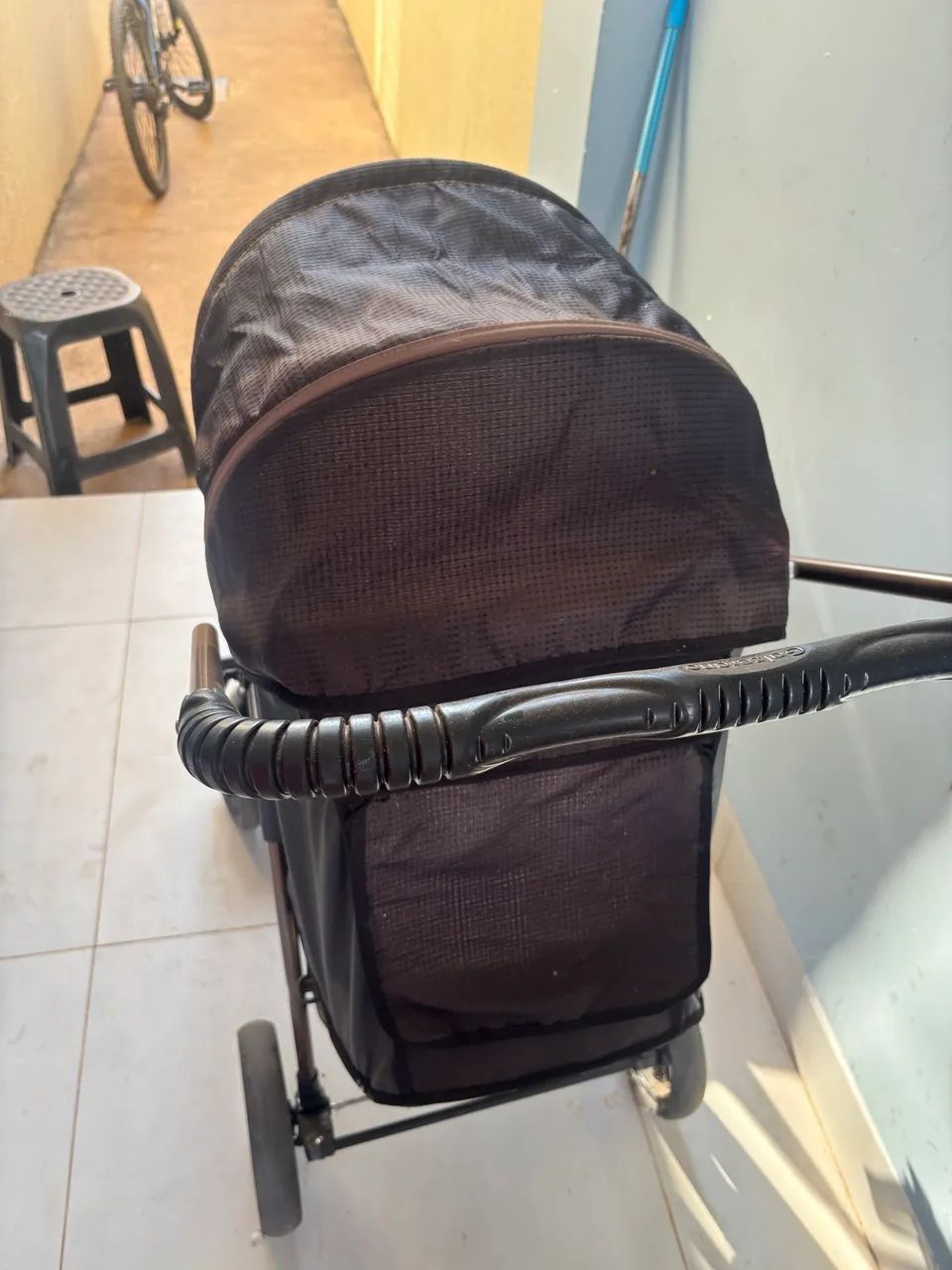 Carrinho de bebê Galzerano. Acompanha colchão para carrinho de bebê. - Foto 2