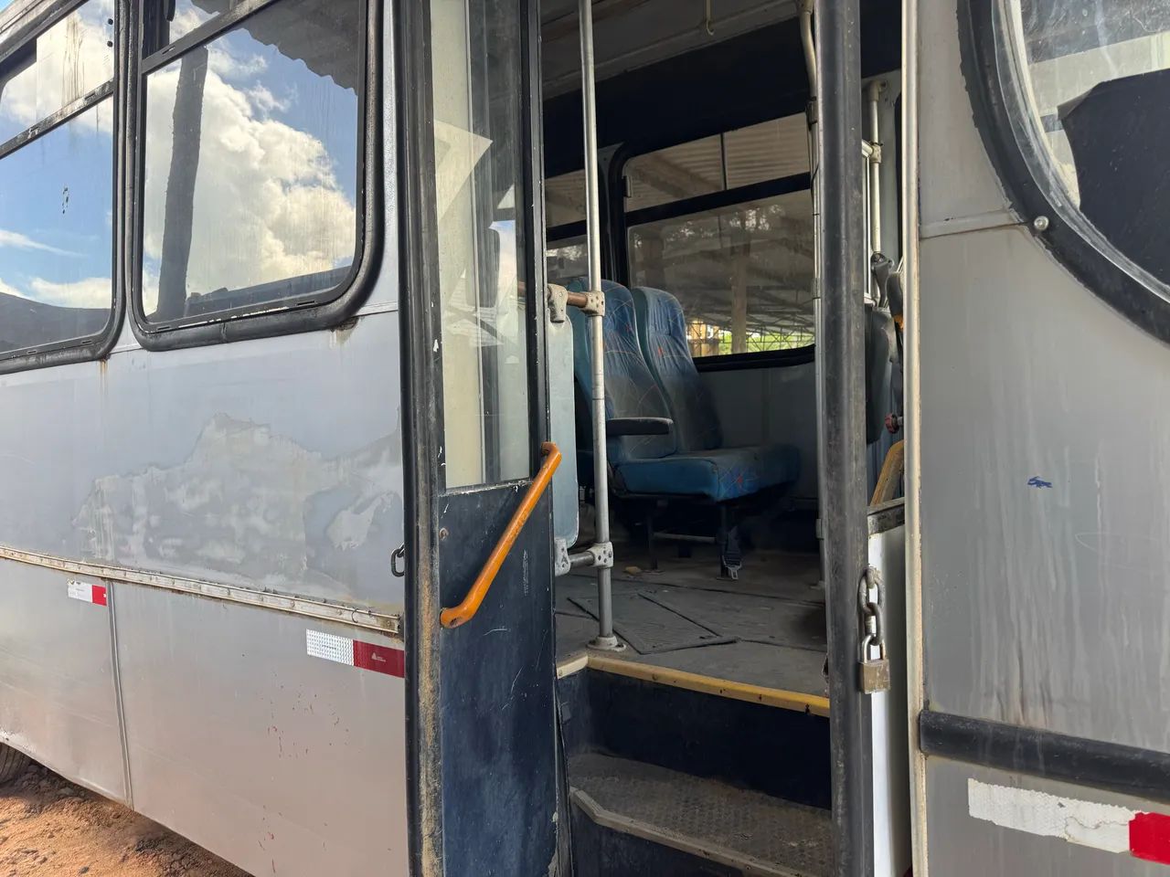 micro onibus433925432237762561