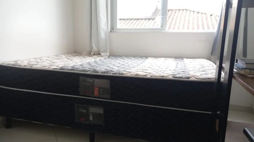 Cama box casal CASTOR com molas seminova.