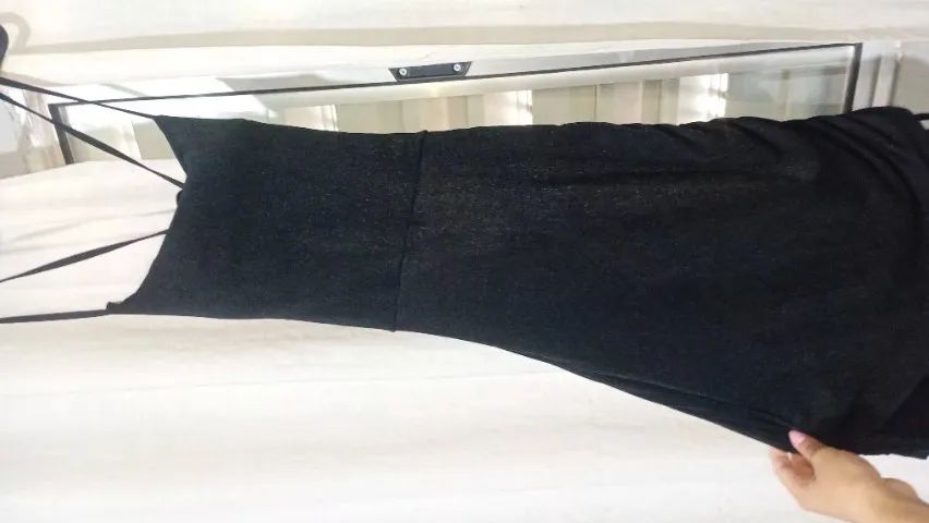 Vestido preto com amarração nas costas