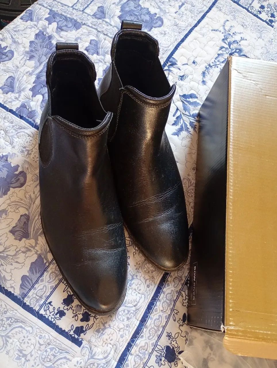 Vendo esse par de botas masculino Tam 40  - Foto 2