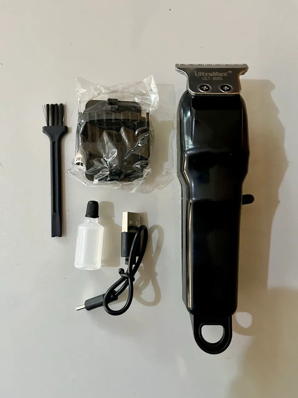Máquina de Cortar Cabelo e Barba Profissional - Aparador de Pelos com Visor Digital - Foto 3