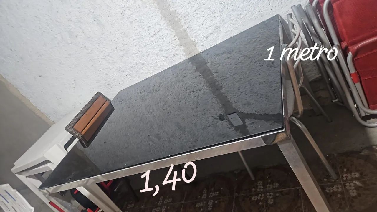 Table without chairs65153864817283120