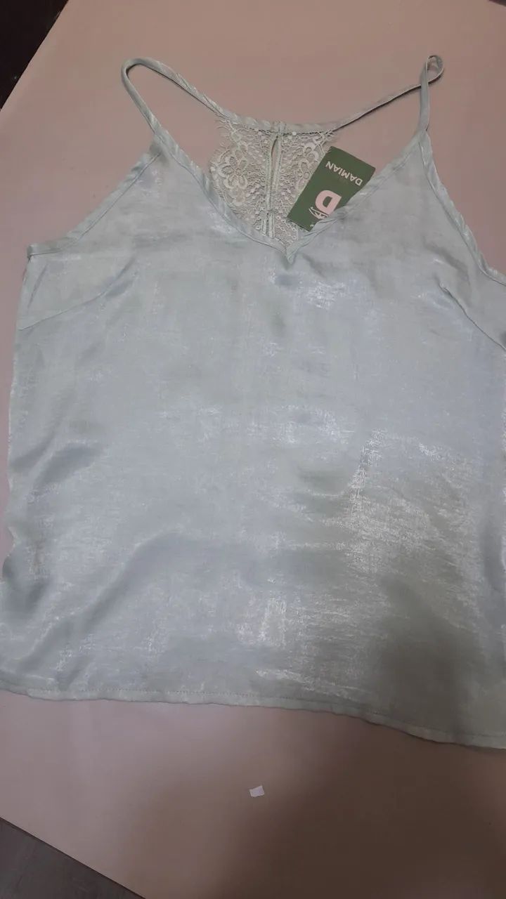 Vendo regata feminina de seda,  Renner, nova ,Tam M. 