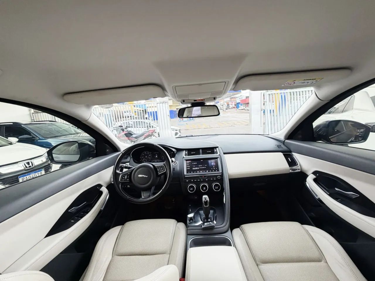 Jaguar E-Pace 2.0 AWD 249cv Aut. 2019 - Foto 2