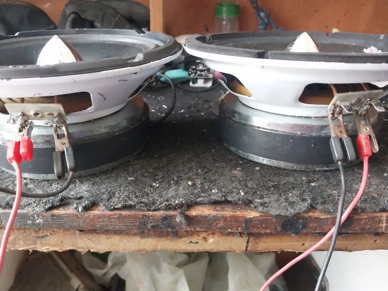 Vendo um pa de alto-falantes de 6 polegadas de 400 e 40 w cada um  - Foto 4