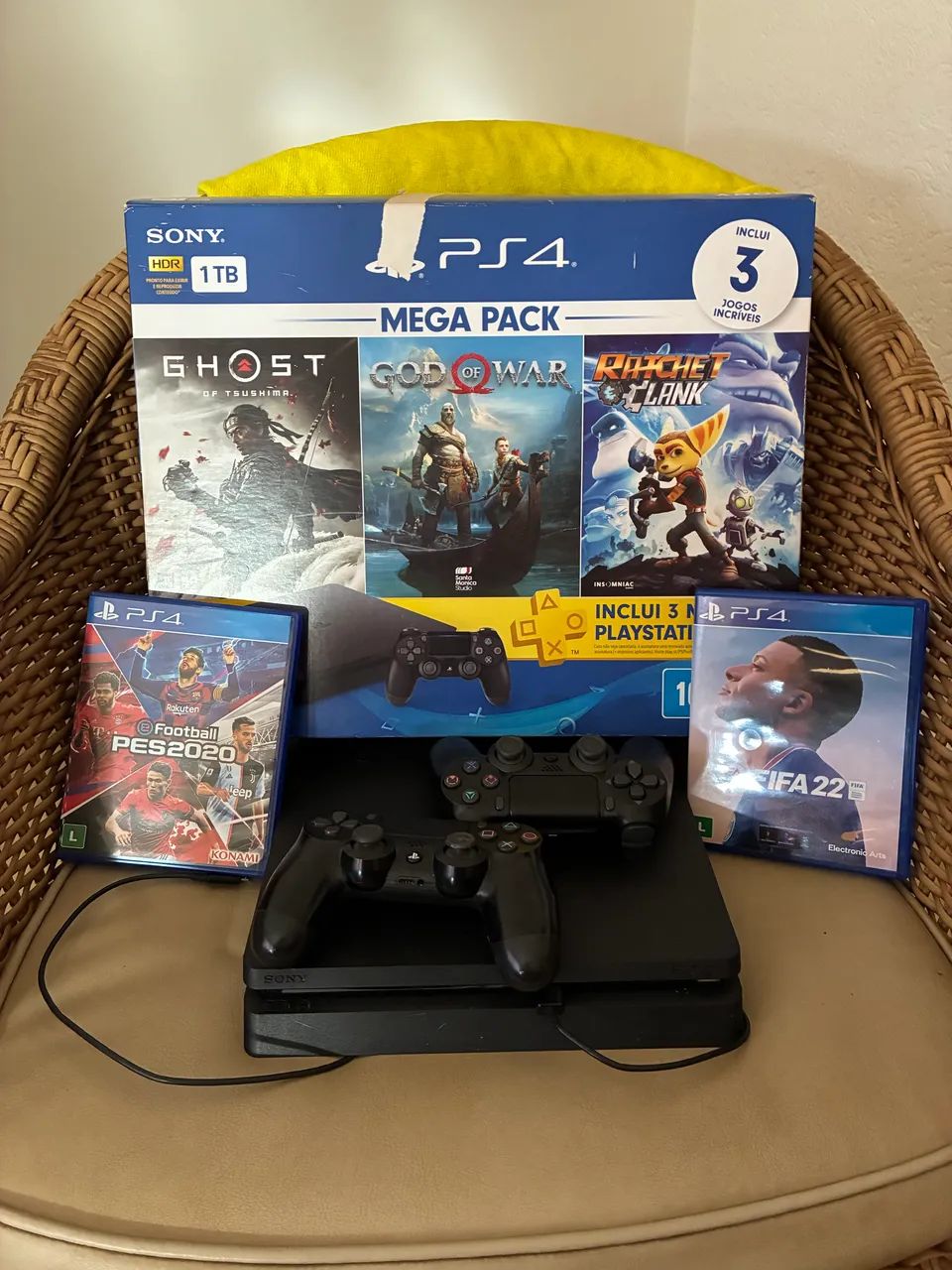 PlayStation 4 + 19 jogos físicos 