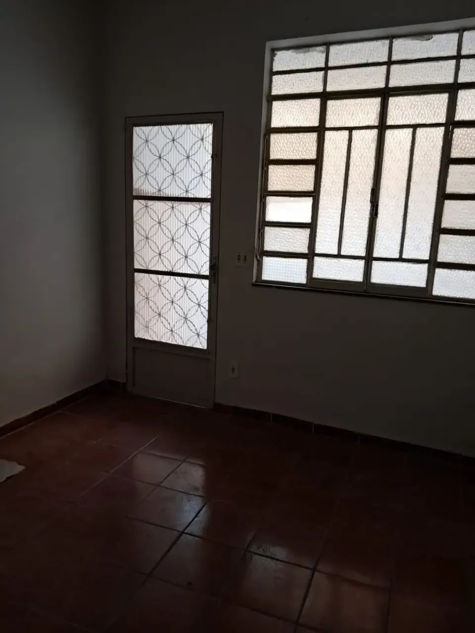Paraíso - ótima casa com 2 quartos comodos grandes varanda - Foto 4