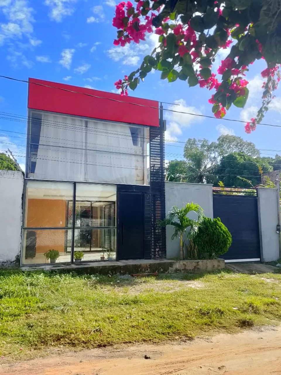 CASA COM GALPÃO E PONTO COMERCIAL 