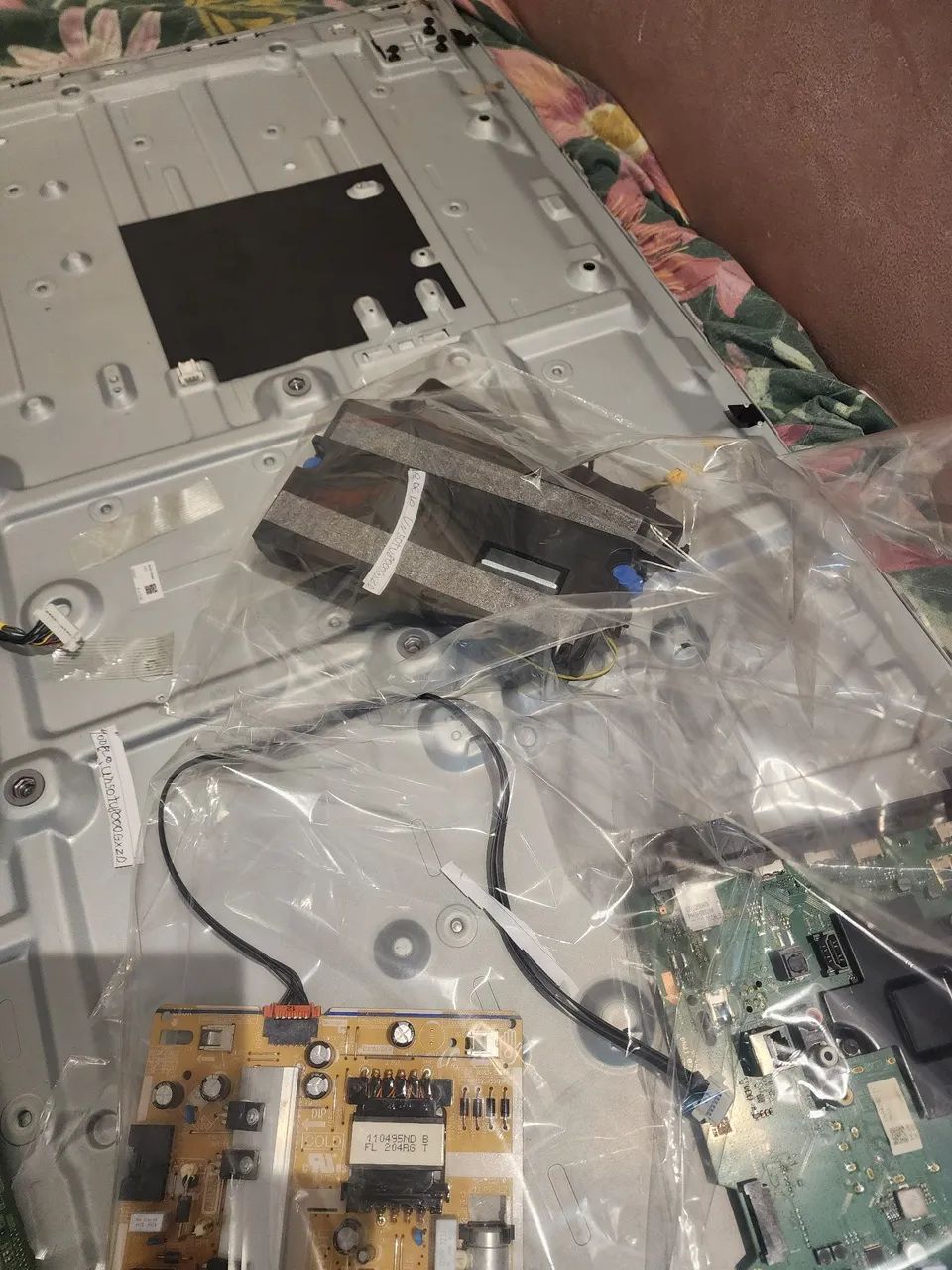 Peças tvs sansung modelos UN50TU8000GXZD X UN50BU8000GXZD.  - Foto 6