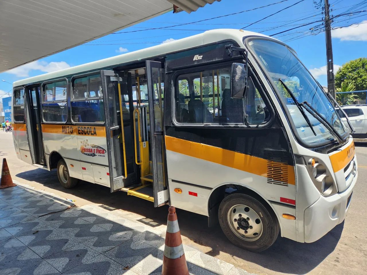 Vendo ônibus Caio Foz 2010 - Foto 2