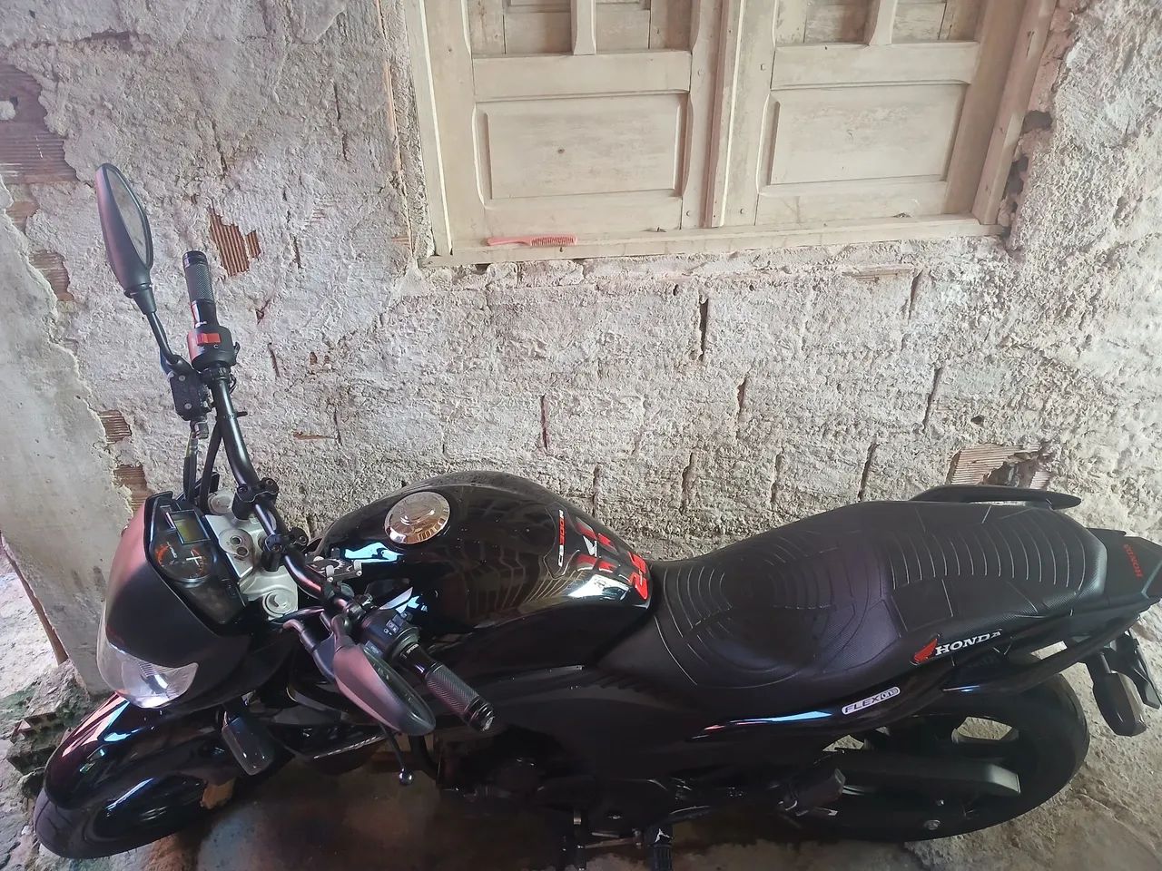 Honda cb300r muito bem cuidada 