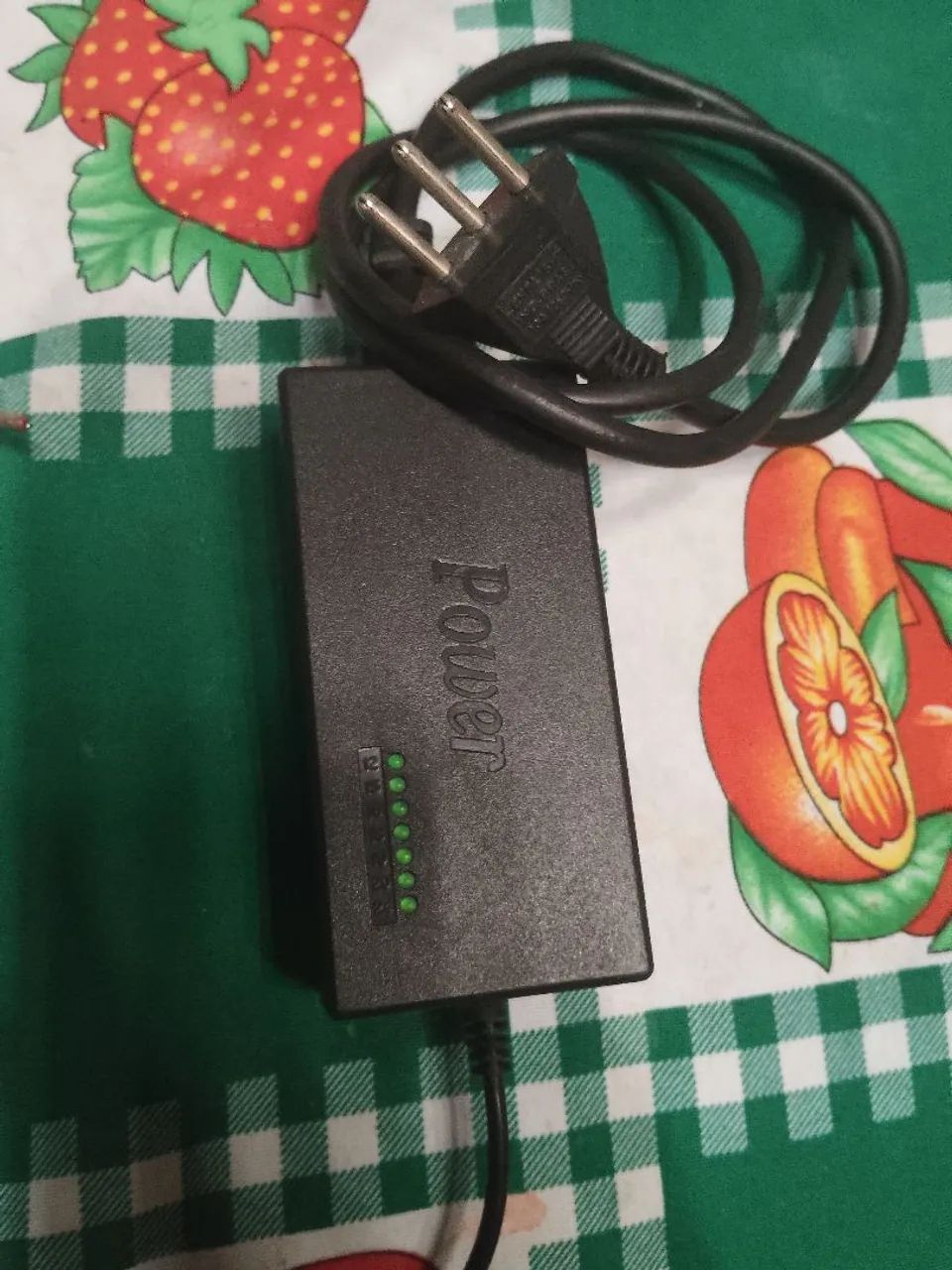 Carregador universal com adaptador para todos notebook 