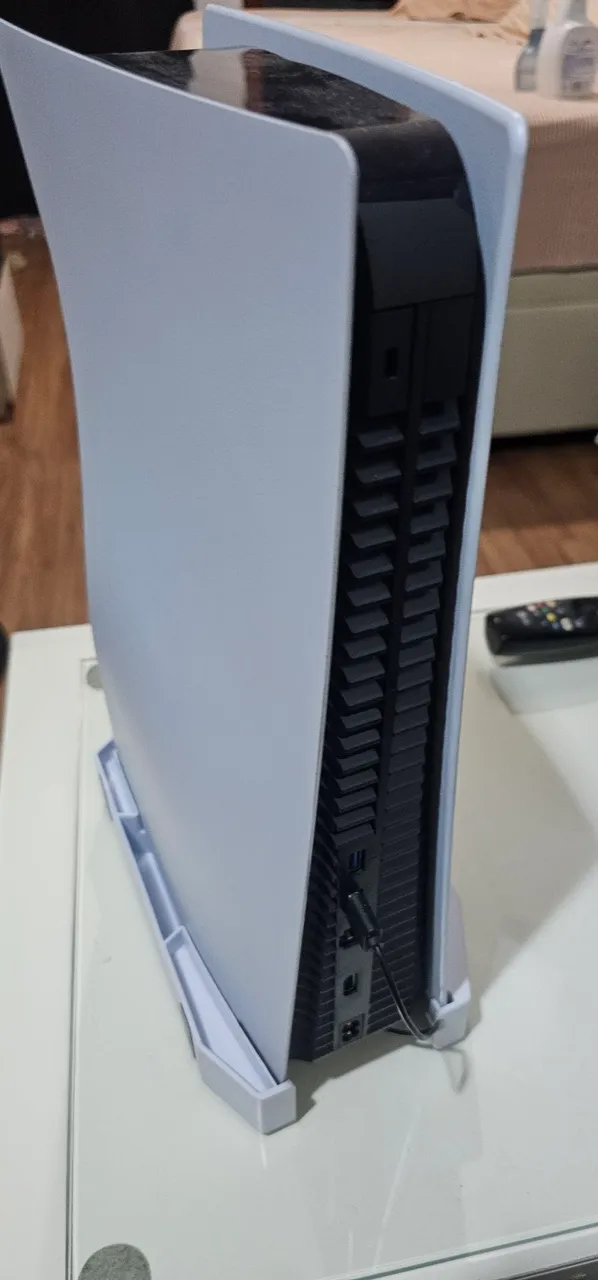 PS5 slim com caixa e 2 controles - Consoles de Vídeo Game