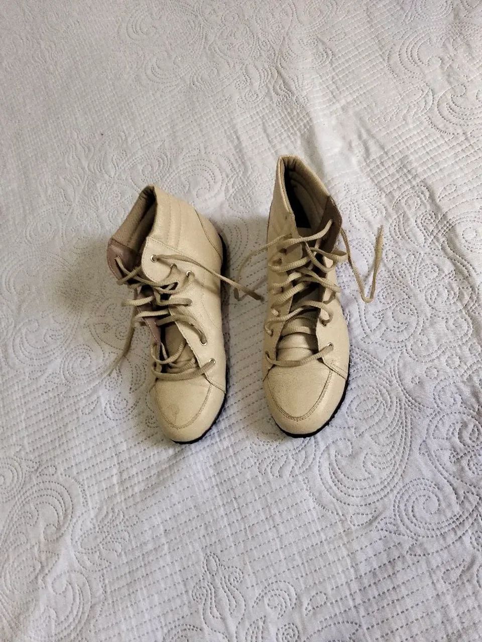 Bota  e tênis  - Foto 2