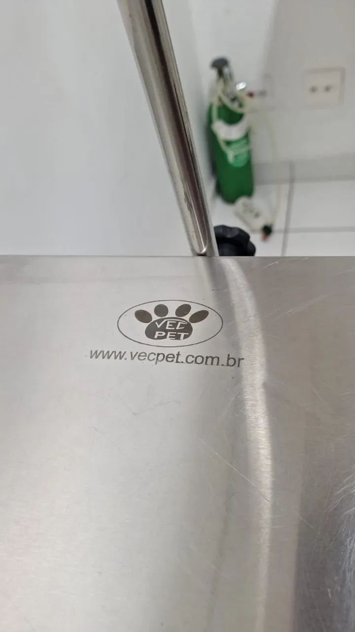 Mesa cirúrgica regulável com os pés esmaltados - Foto 2