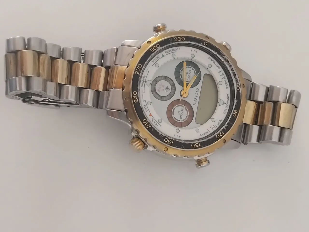 Relógio Citizen c050 yachtime 