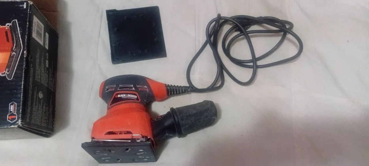 Lixadeira profissional Black e Decker - Foto 4