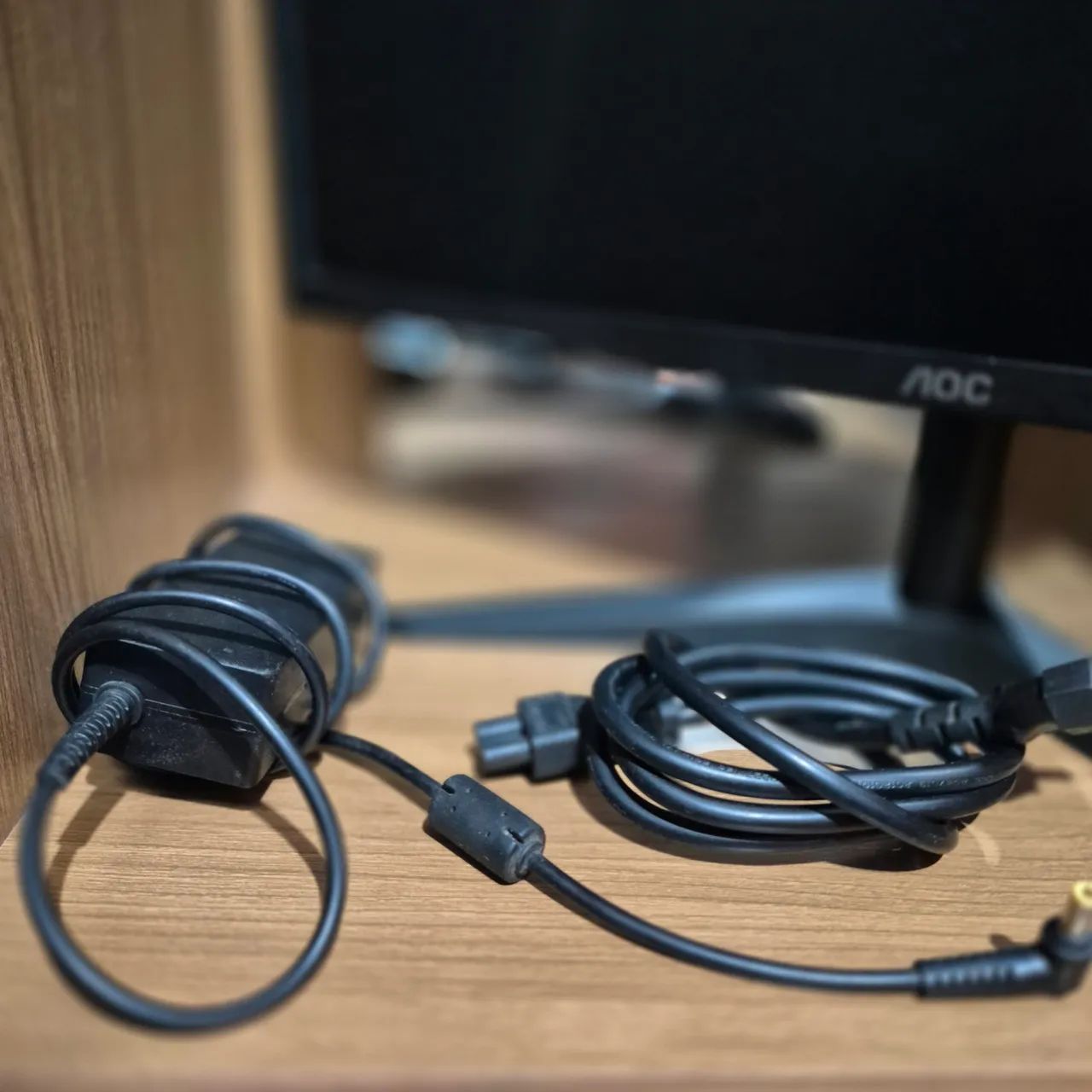 Monitor AOC 22" Full HD 22B1H - Excelente Estado - Foto 2