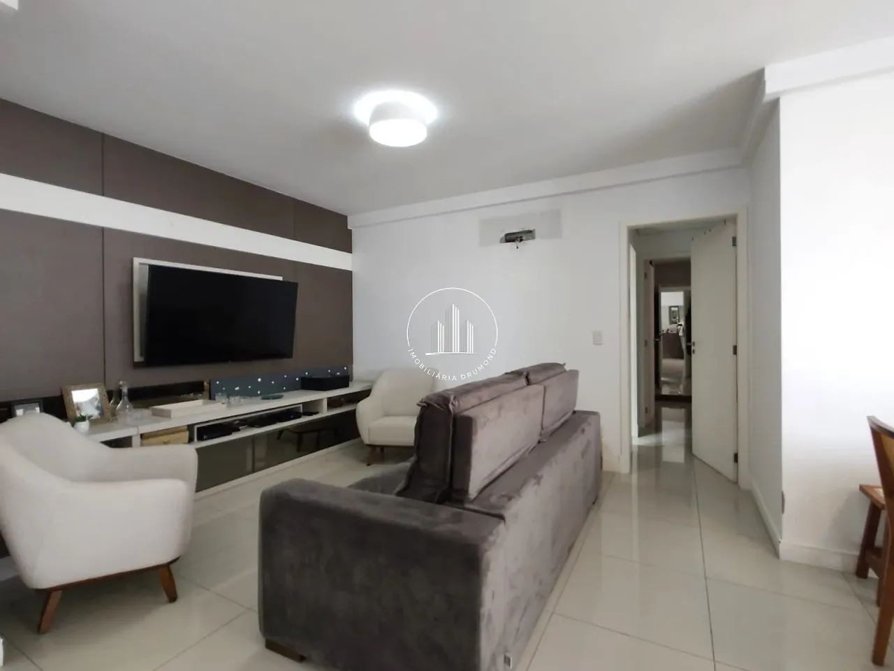 Apartamento 2 Quartos com 1 Suíte - Canto