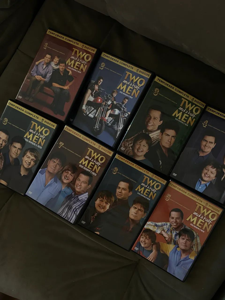 Coleção DVD Two and a Half Men - Temporadas 1 a 8 - CDs, DVDs etc