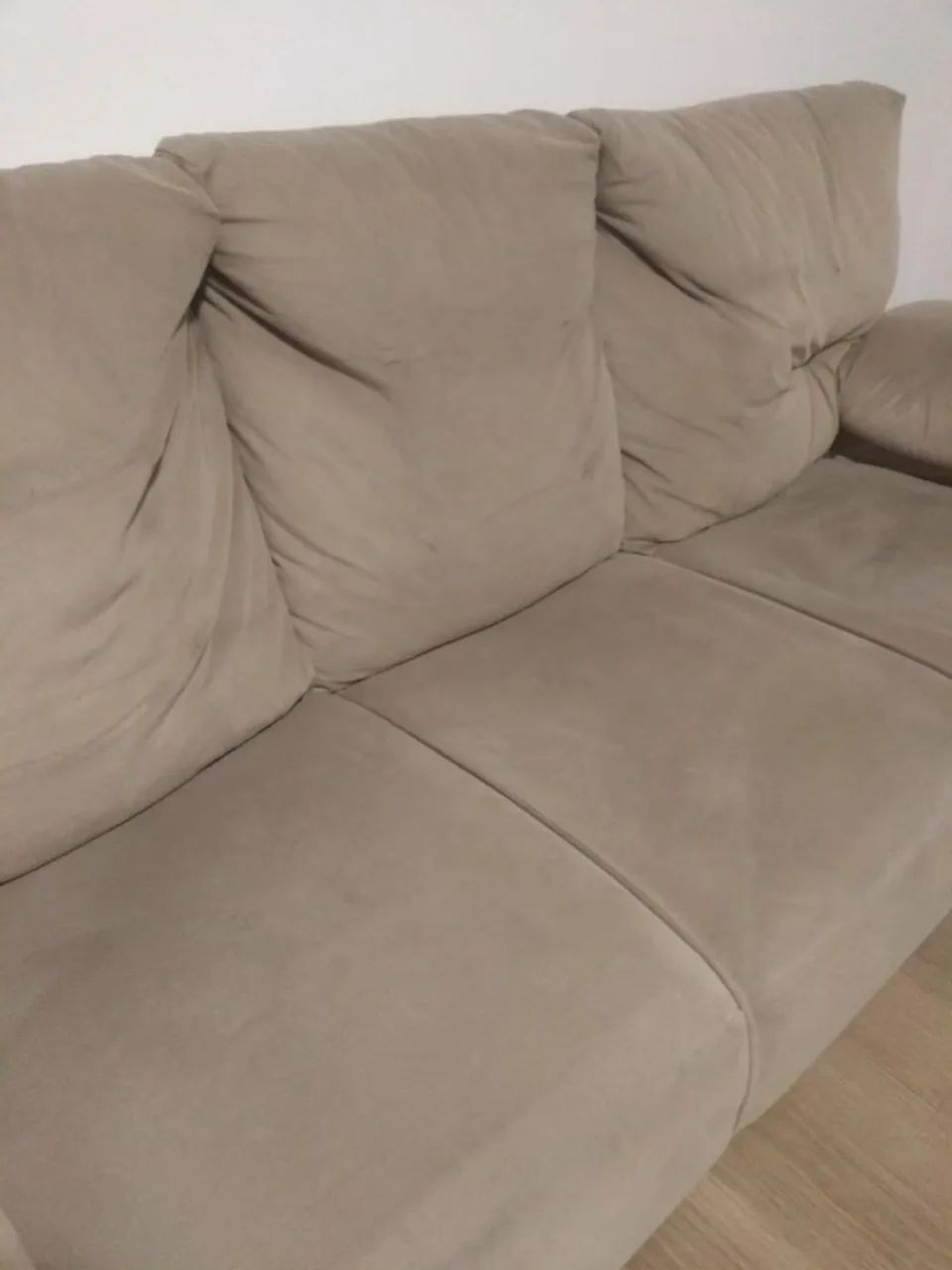 Sofa Marrom 03 lugares em Bom Estado de Conservação  - Foto 3