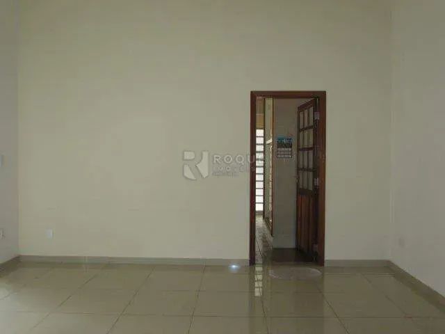 Casa Residencial à Venda  Espaçosa e Bem Localizada - Foto 2