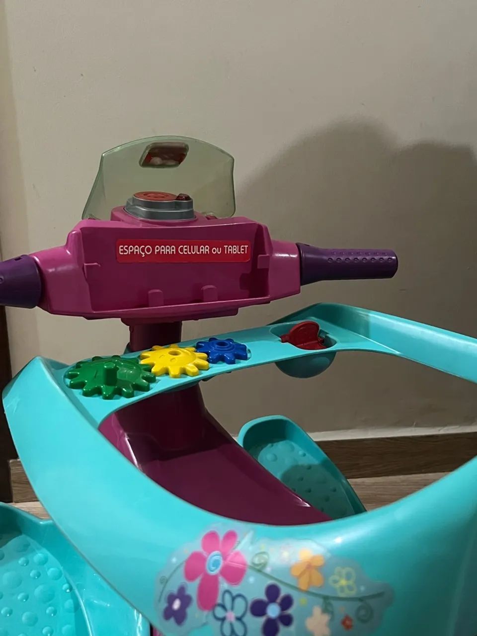 Motoquinha Infantil com Haste e Suporte para Celular - Foto 2