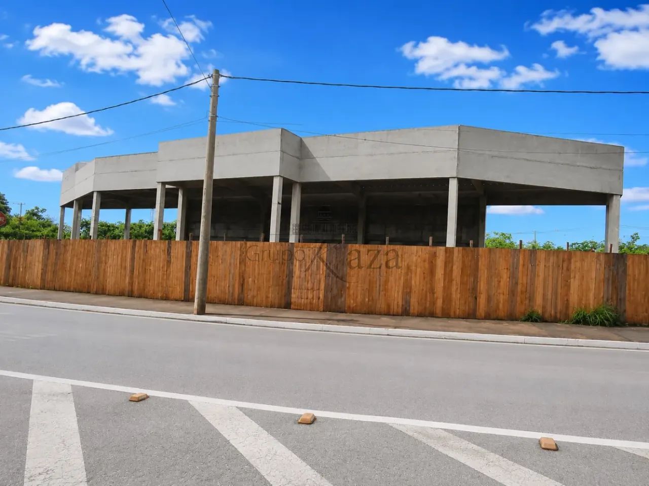 Oportunidade - Galpão Industrial - Eugênio de Mello - 1.600m².