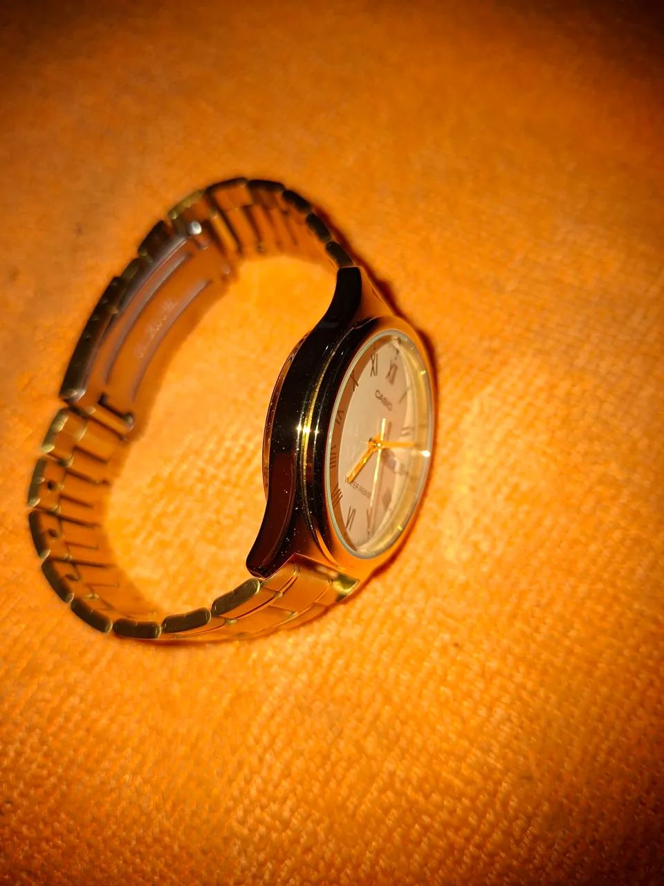 Casio dourado modelo MTP-V006G-9BUDF - Foto 2