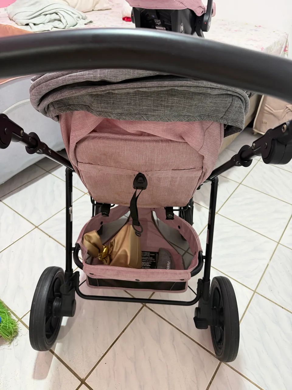 Carrinho de bebê rosa cosco - Foto 2