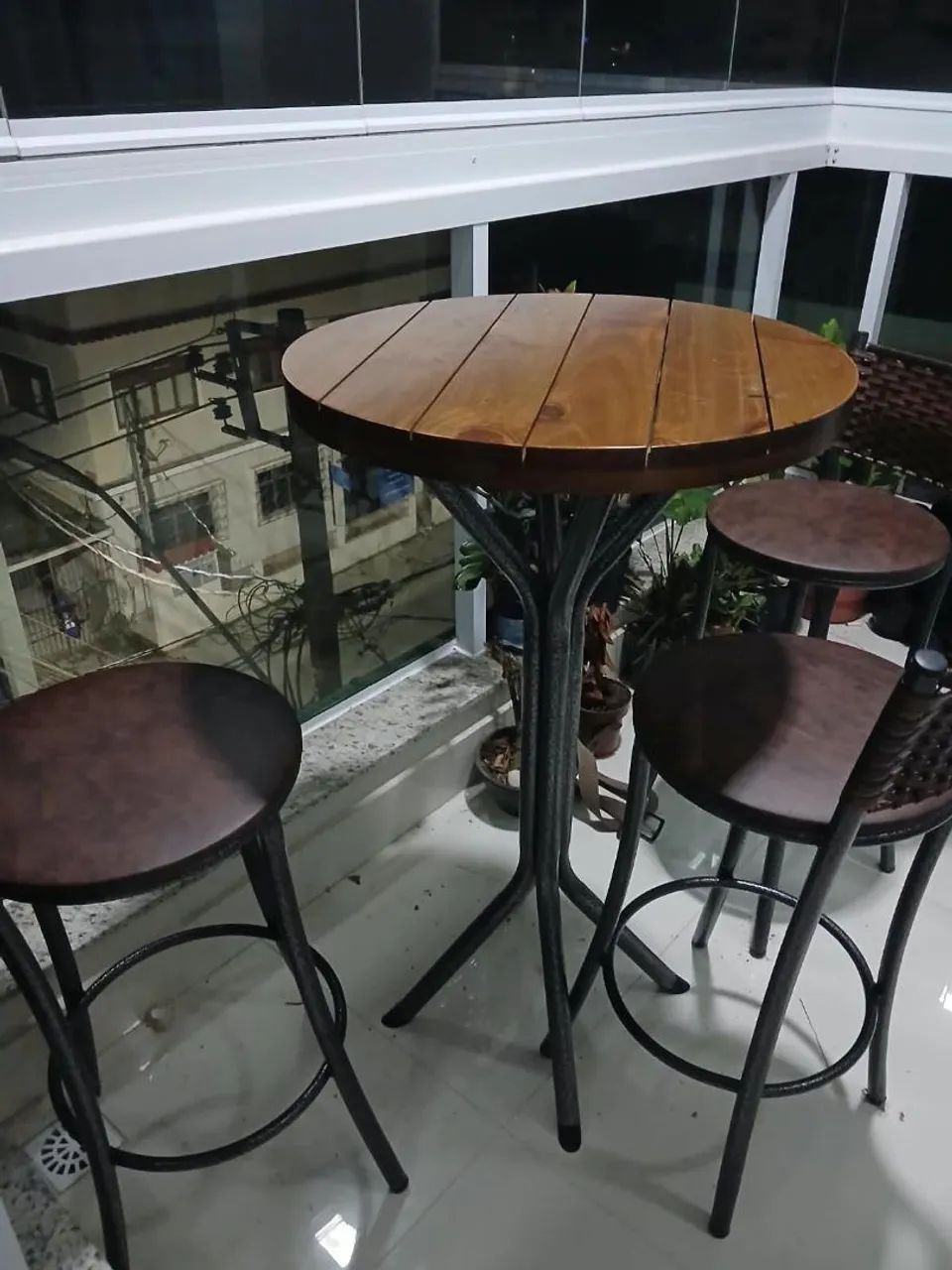 Mesa bistrô com 3 cadeiras