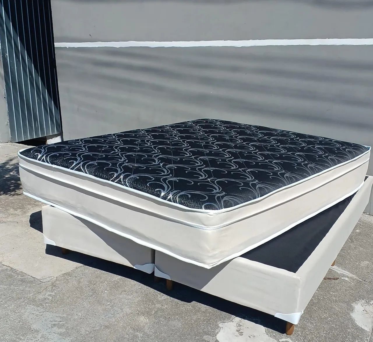 Cama box casal Queen
