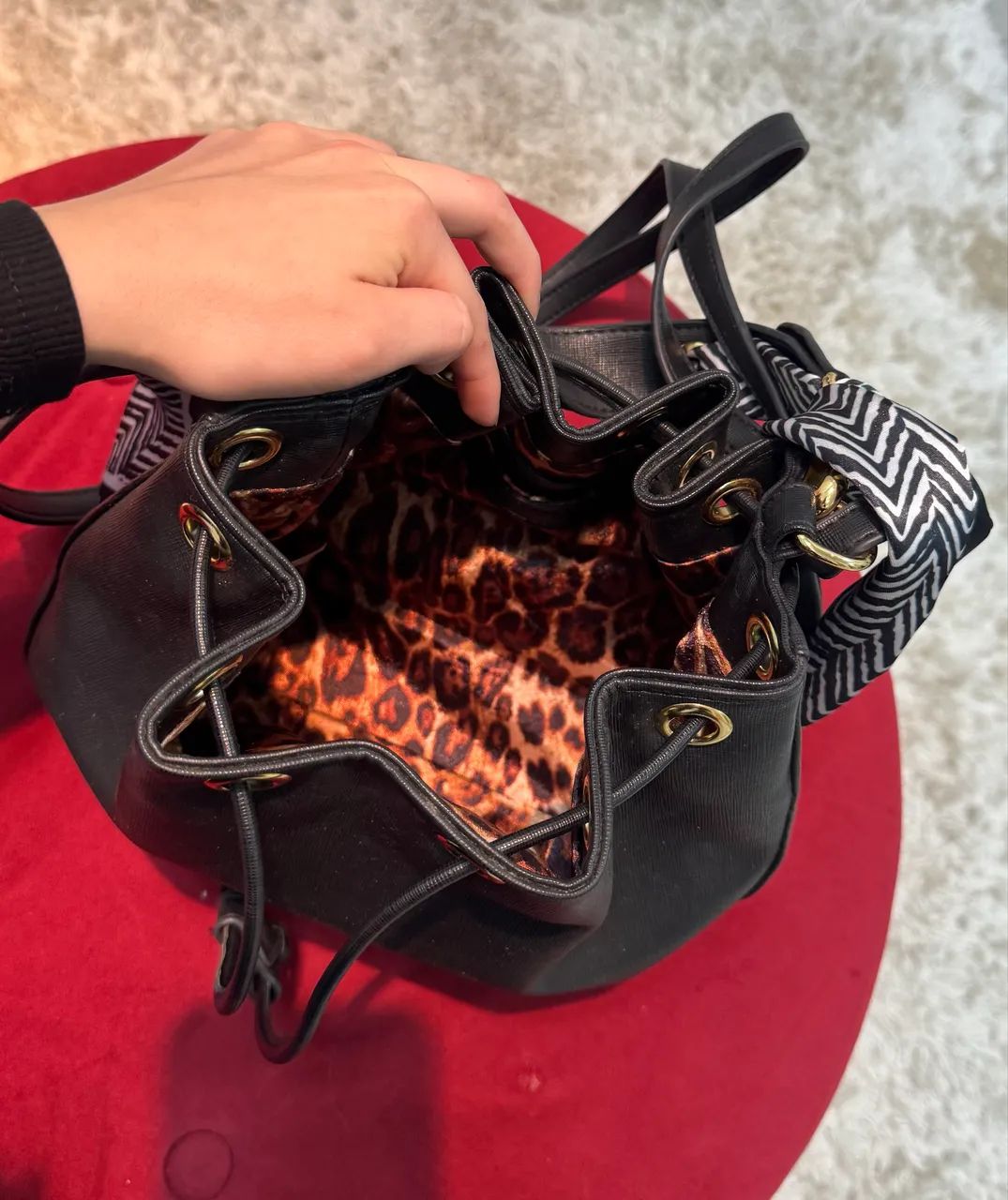Bolsa Saco Preto - Carmen Steffens - Foto 4