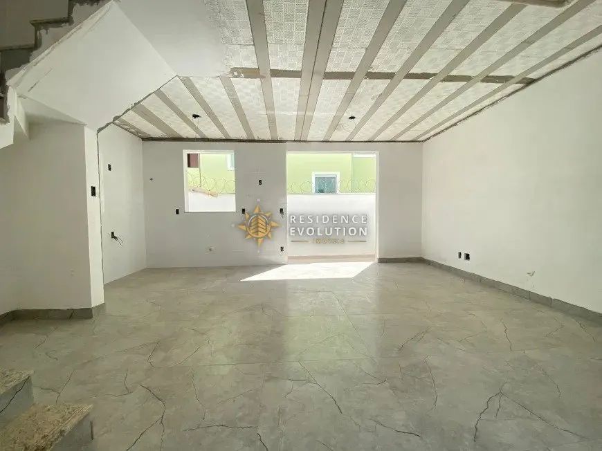 Casa com 3 Quartos e 2 banheiros à Venda - Foto 3