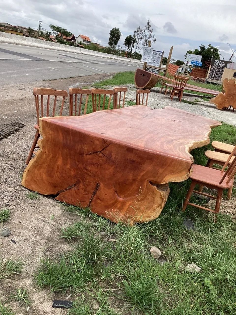 Mesa cascata com cadeiras 10