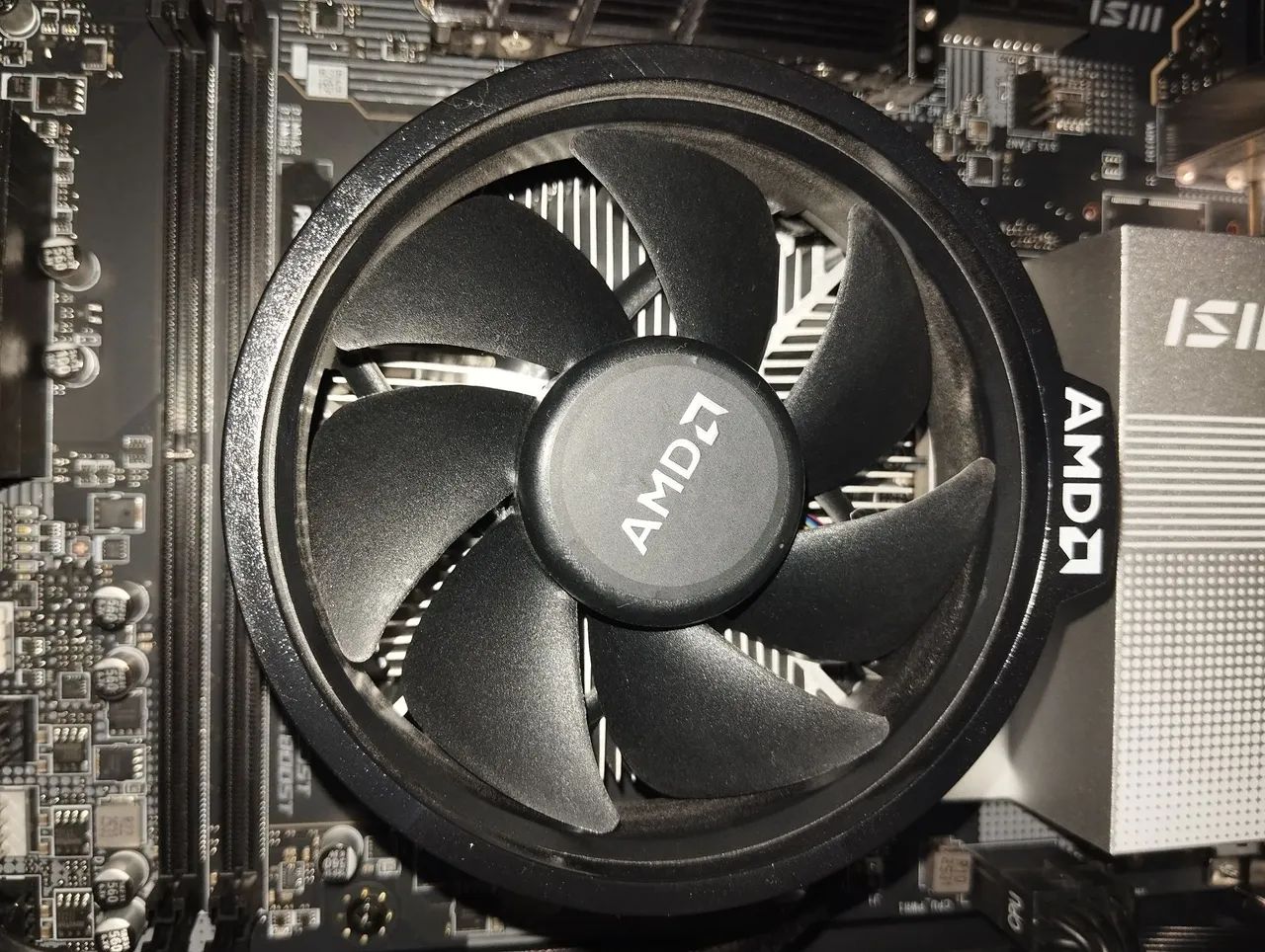 Ryzen 7 8700G - Foto 4