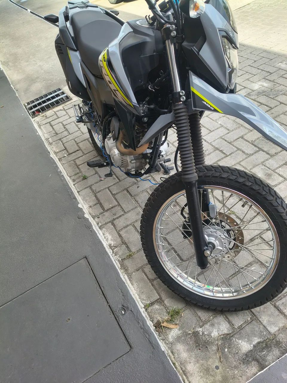 Moto toda nova 