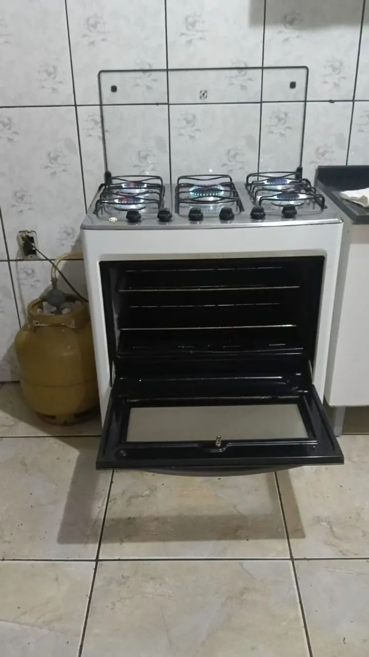 Fogão Eletrolux,5 bocas acendimento automático 