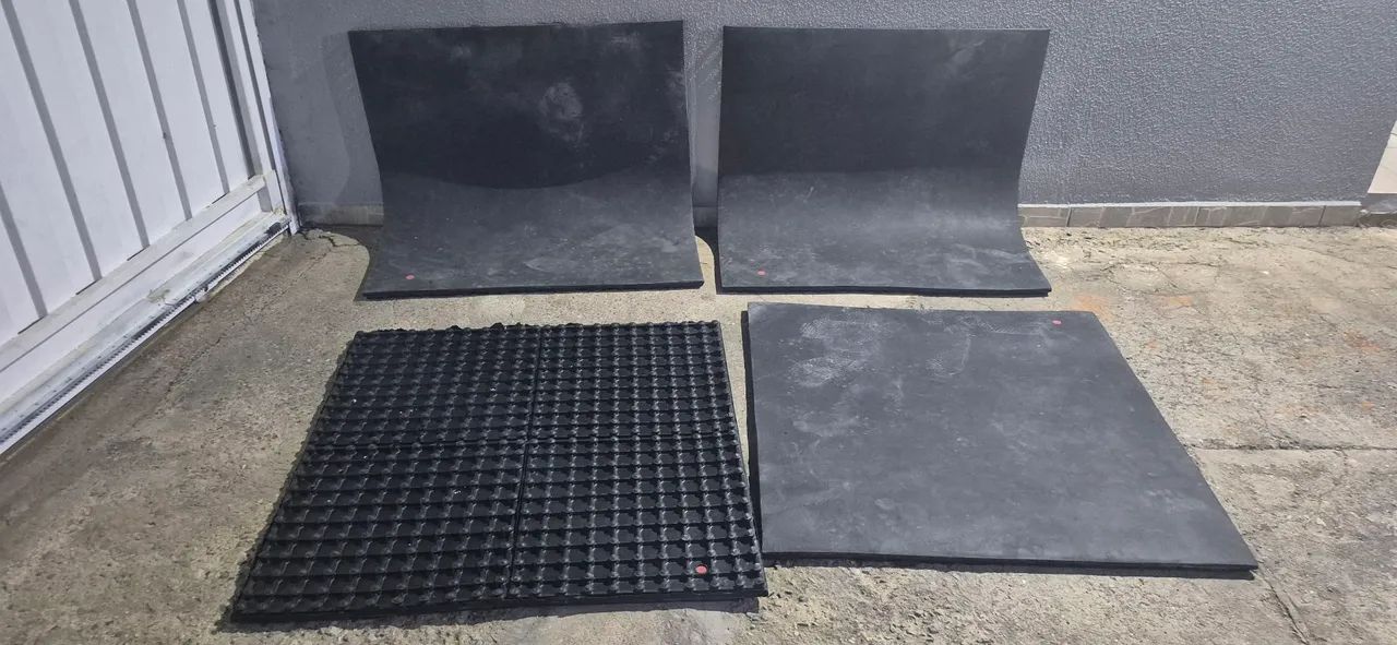 Estrado de borracha 1mt x 1mt com 2.5cm de altura