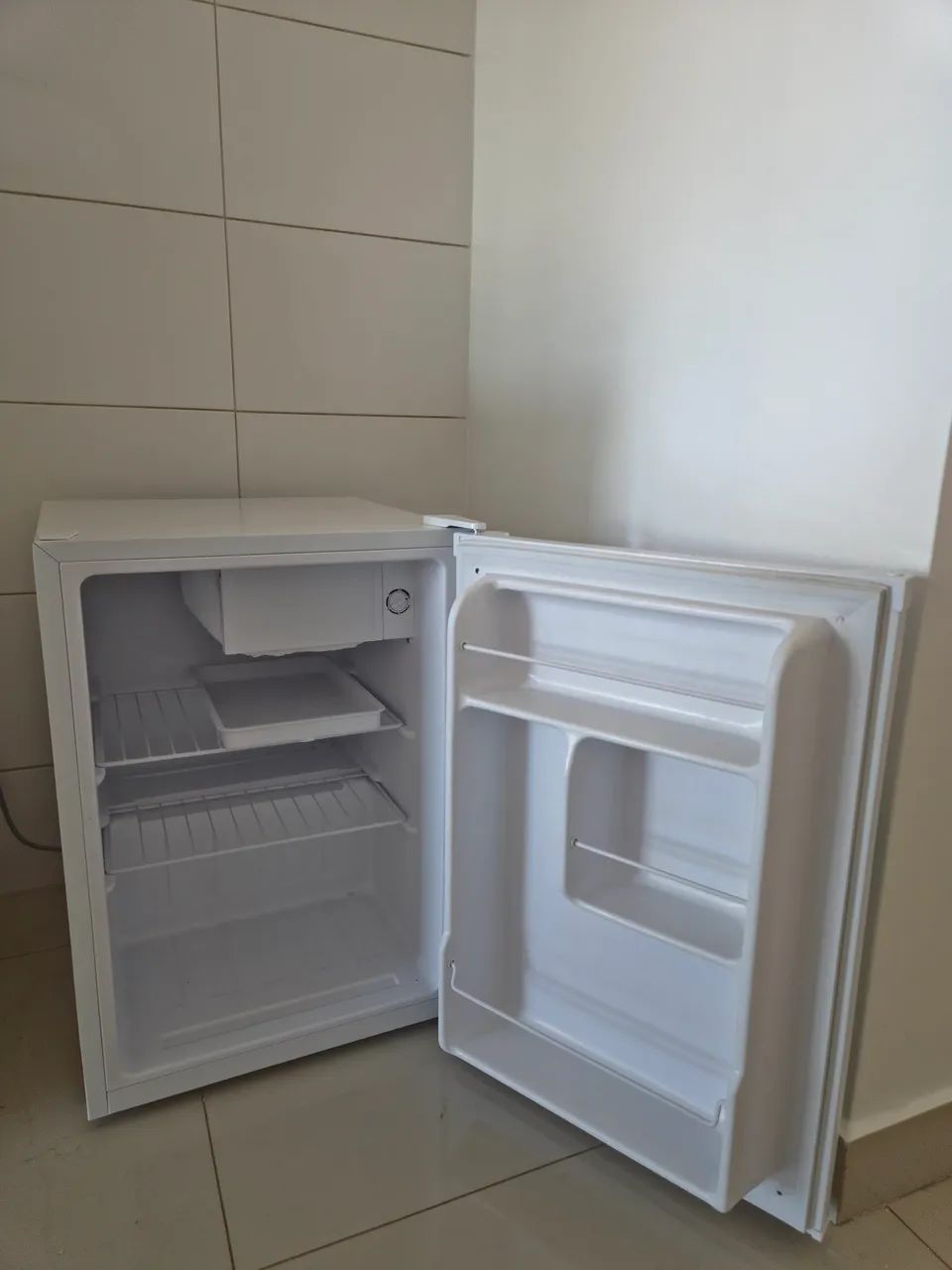 Frigobar Philco 68 Litros - Excelente Estado - Foto 3