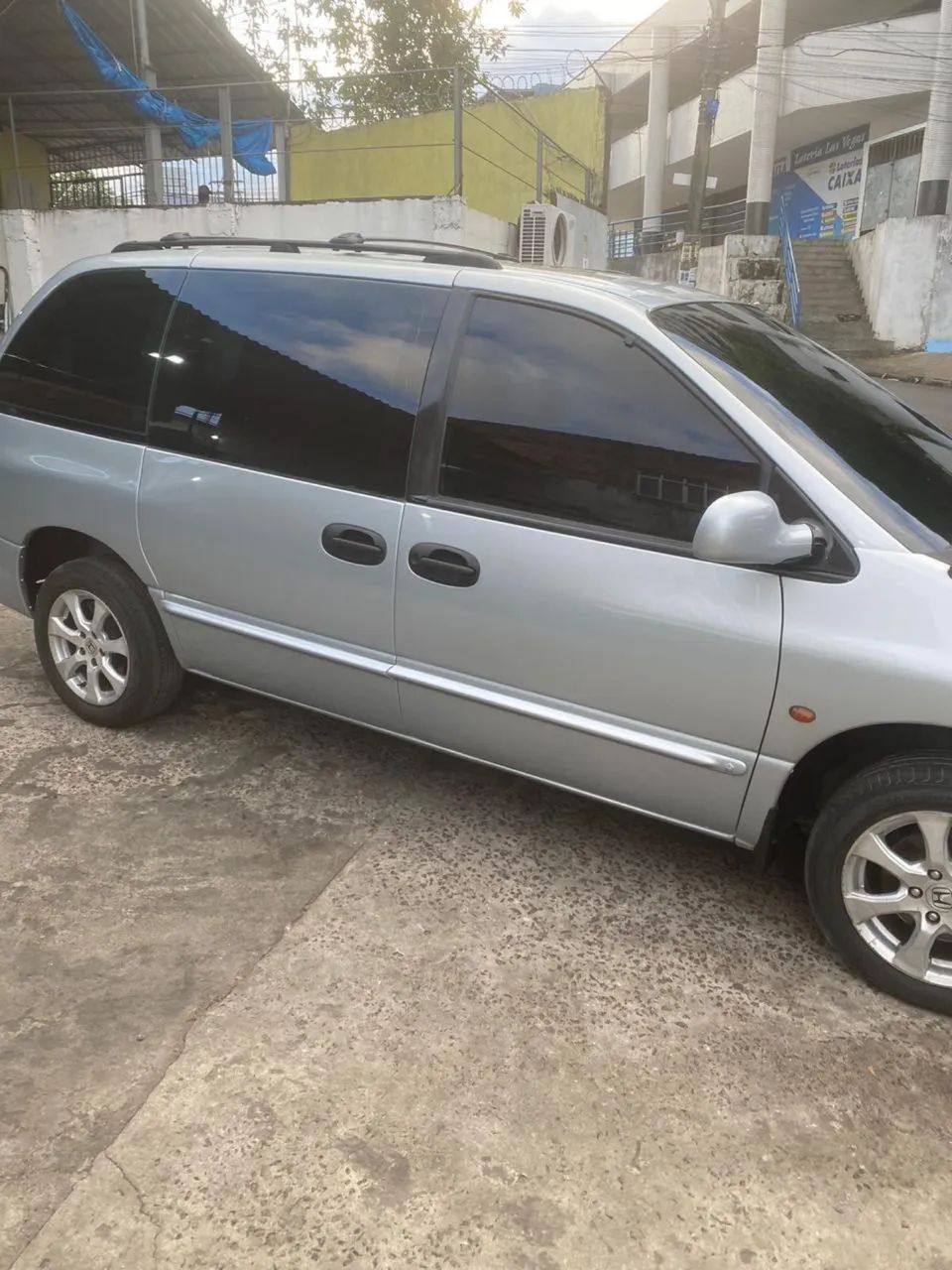 Chrysler Caravan SE 2.4/3.3 2000 - Foto 2